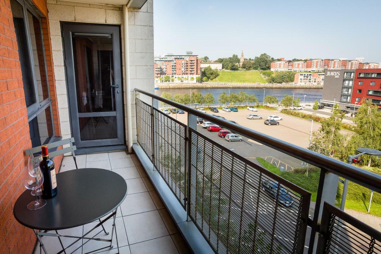 Luxury Quayside Apartment ニューカッスル・アポン・タイン エクステリア 写真